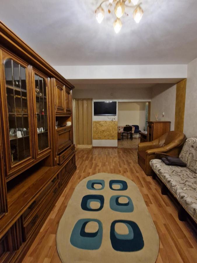 Apartament Victoria Apartment Targu Jiu Exterior photo