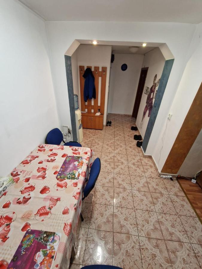 Apartament Victoria Apartment Targu Jiu Exterior photo