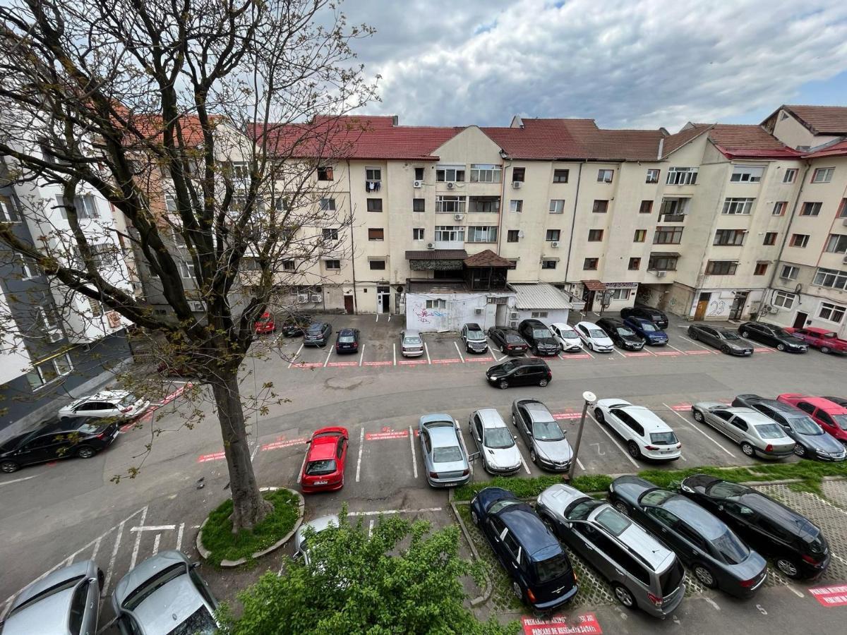 Apartament Victoria Apartment Targu Jiu Exterior photo